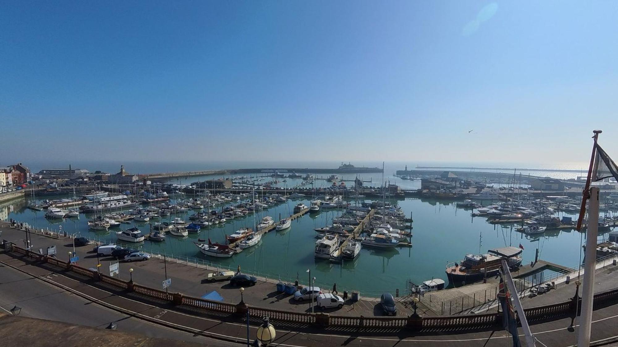 Royal Temple Yacht Club Hotel Ramsgate Exterior photo