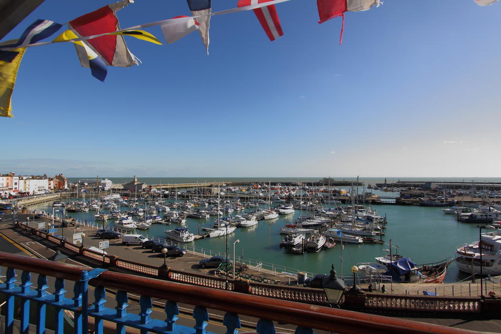 Royal Temple Yacht Club Hotel Ramsgate Exterior photo